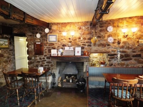 Queens Arms, Litton, left-hand room. (Pub, Bar). Published on 23-01-2015