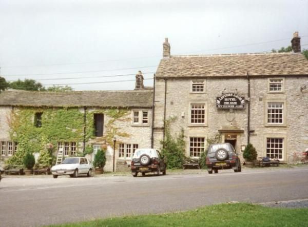 Lister Arms, Malham (early 2000s). (Pub, External). Published on 23-01-2015