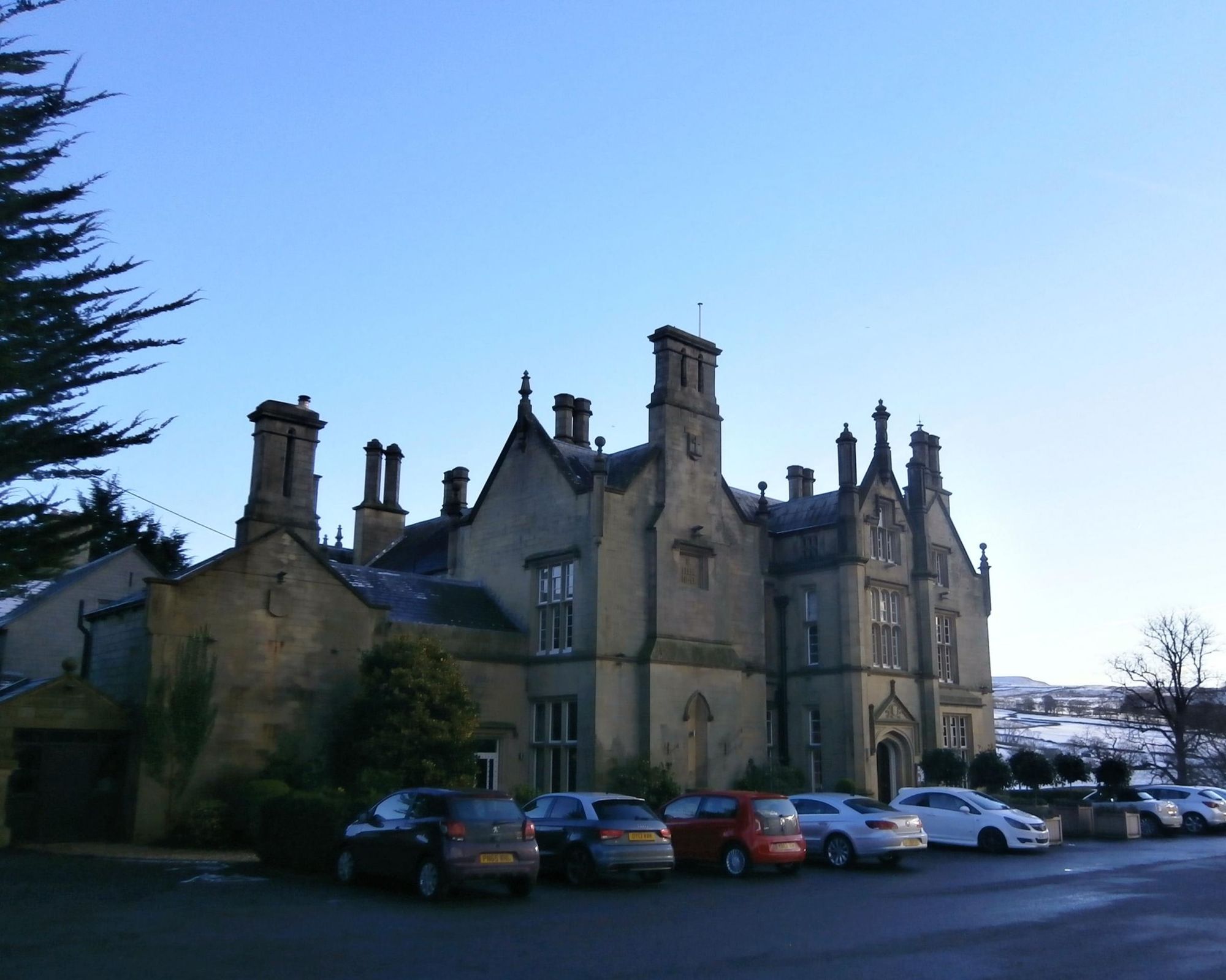 Falcon Manor Hotel, Settle. (Pub, External). Published on 25-01-2017