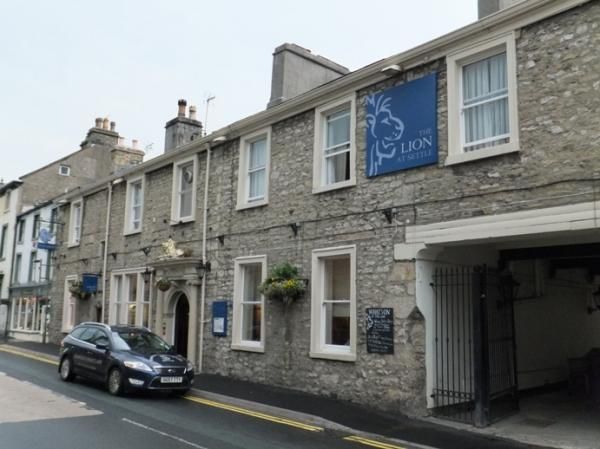 The Lion at Settle (in 2011). (Pub, External). Published on 20-01-2015