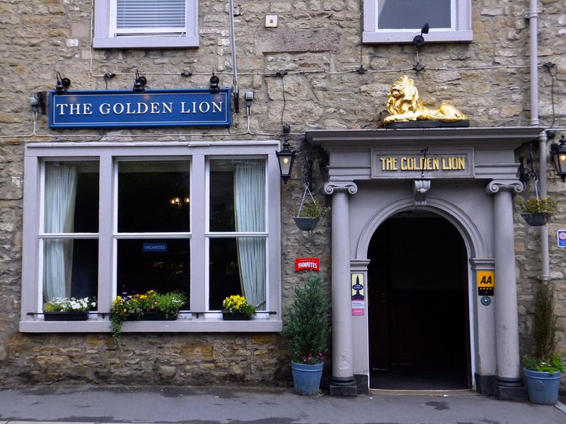 The Golden Lion, Settle, July 2018. (Pub, External). Published on 16-07-2018