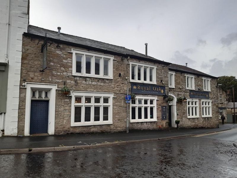 Royal Oak, Settle October 2025. (Pub, External, Key). Published on 06-10-2025