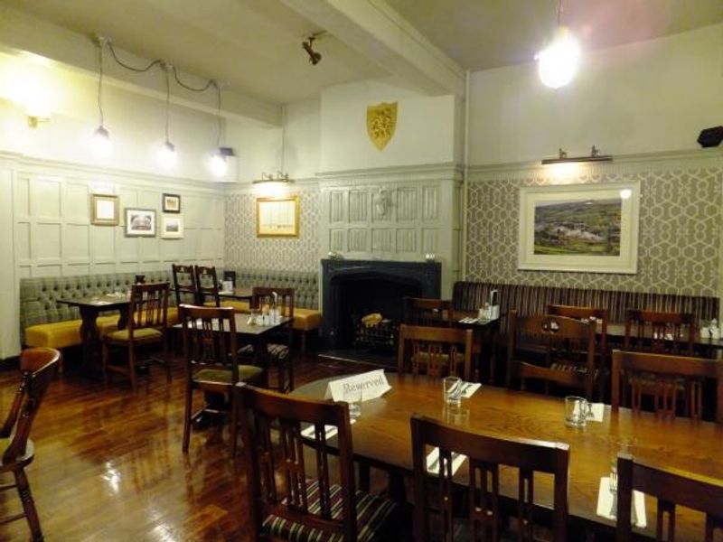 The Royal Oak, Settle - dining area. (Pub, Bar, Restaurant). Published on 12-02-2015