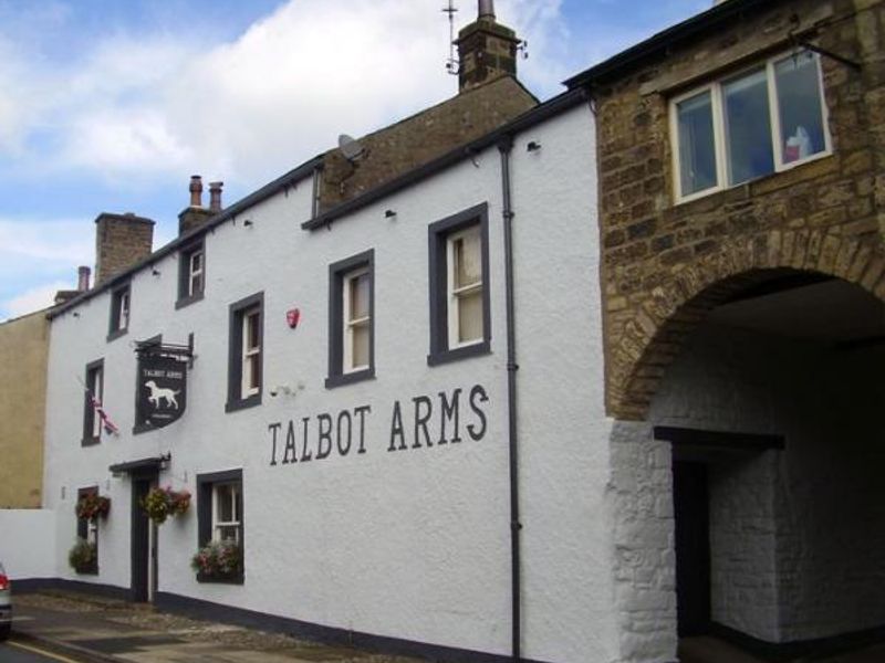 The Talbot Arms, Settle. (Pub, External). Published on 20-01-2015