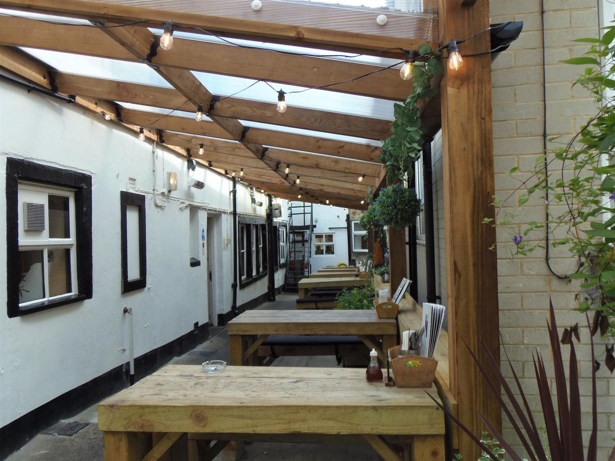 Smoking area August 2023. (Pub, External). Published on 09-08-2023