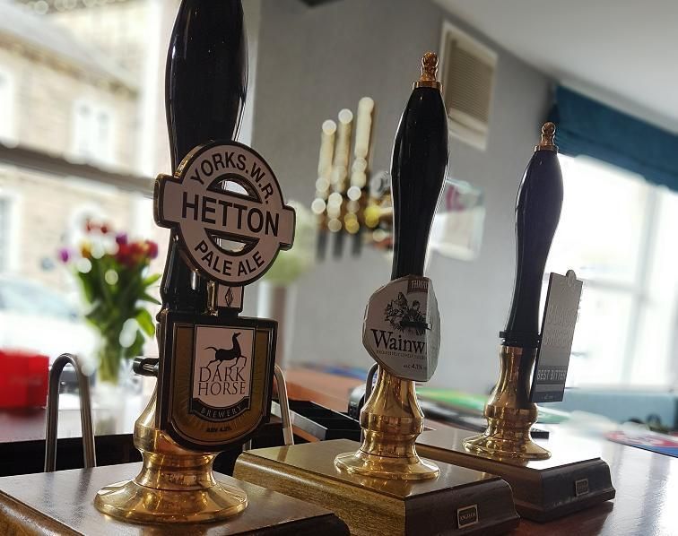 Handpumps on the bar, Railway, Skipton. (Pub, Bar). Published on 17-10-2018