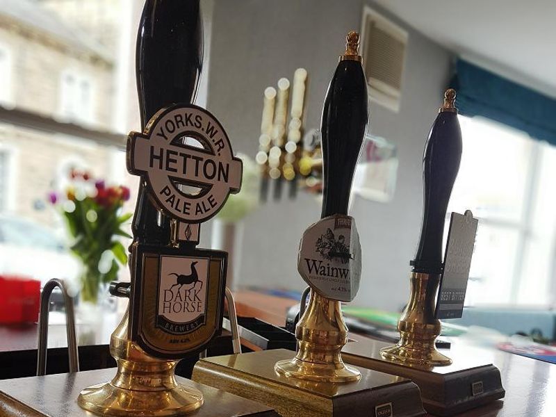 Handpumps on the bar, Railway, Skipton. (Pub, Bar). Published on 17-10-2018 