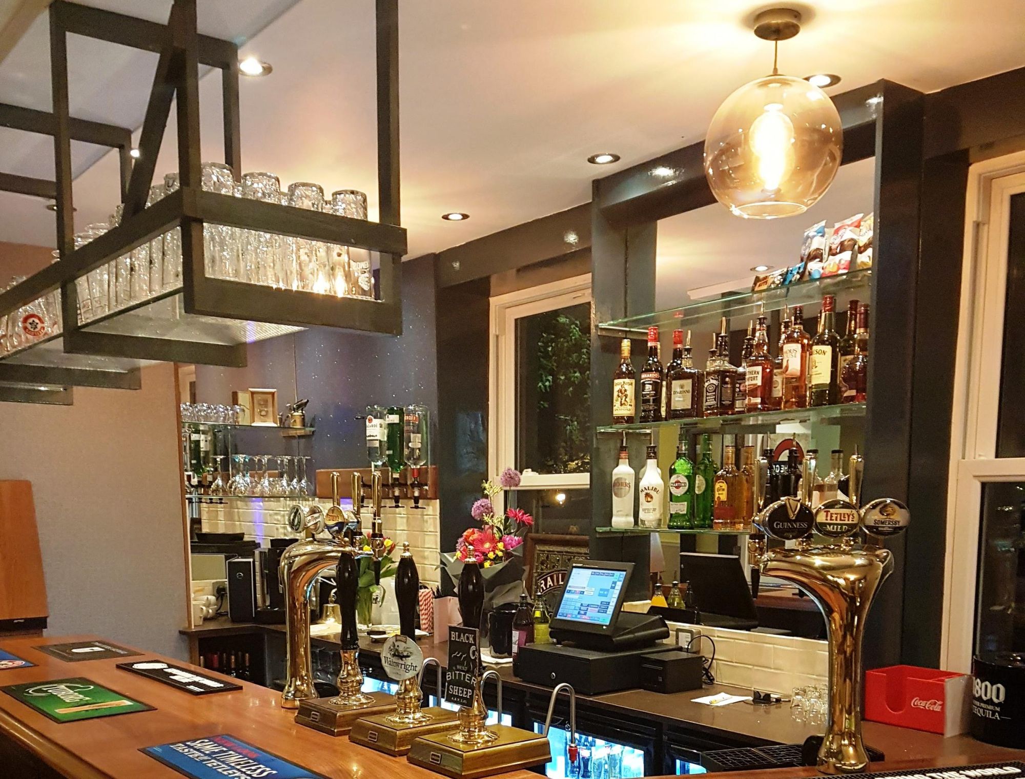 The new bar, Railway, Skipton. Autumn 2018. (Pub, Bar). Published on 17-10-2018