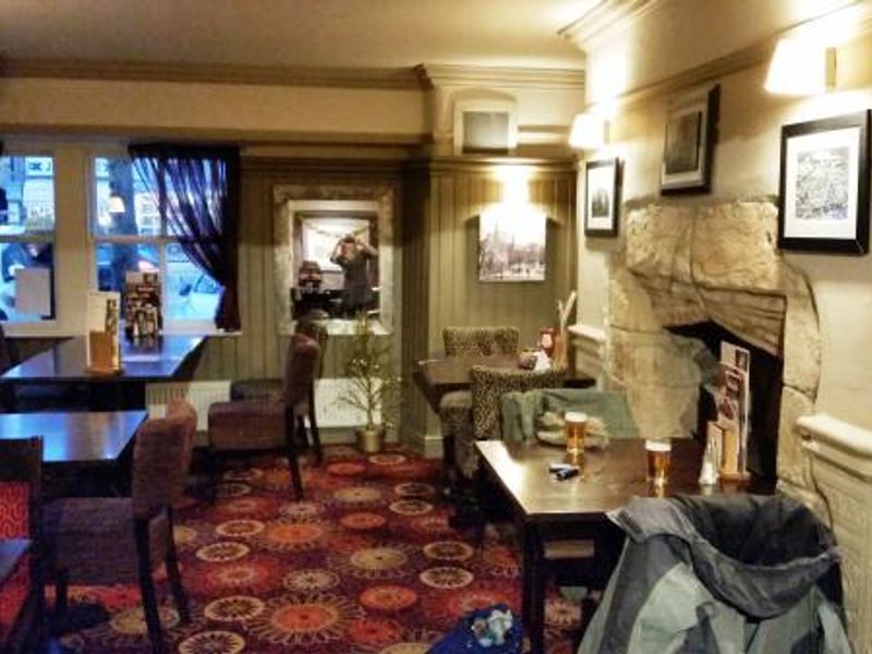 Red Lion, Skipton December 2014. (Pub, Bar). Published on 15-01-2015