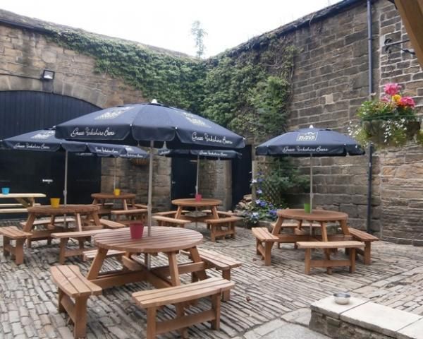 Child-friendly beer garden, Goats Head, Steeton. (External, Garden). Published on 01-08-2014