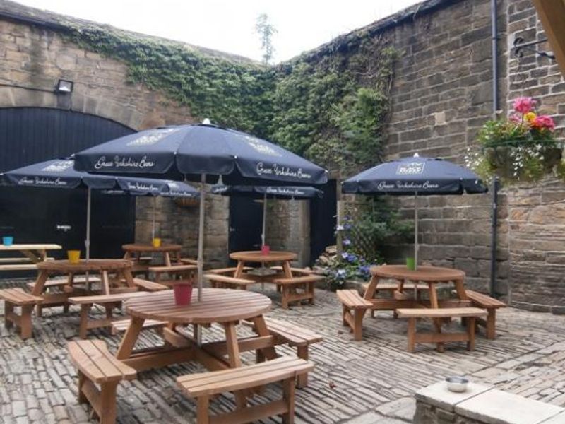 Child-friendly beer garden, Goats Head, Steeton. (External, Garden). Published on 01-08-2014