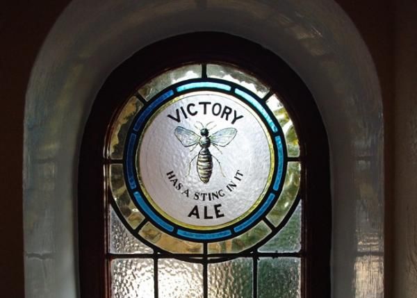 Willow Tree, Riddlesden - Heys Victory Ale window. (Pub). Published on 28-01-2015