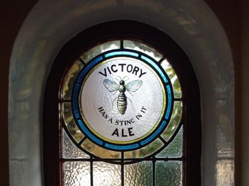 Willow Tree, Riddlesden - Heys Victory Ale window. (Pub). Published on 28-01-2015