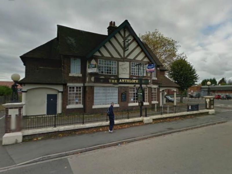 The Antelope, boarded up and for sale. (Pub, External, Key). Published on 06-09-2014