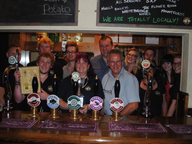 Branch Pub of the Year Award Presentation 2013. (Pub, Publican, Branch, Award). Published on 09-08-2013 