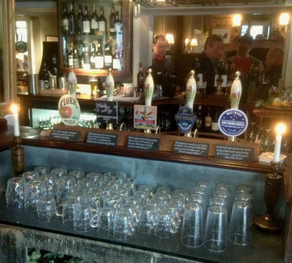 (Pub, Bar). Published on 21-02-2016