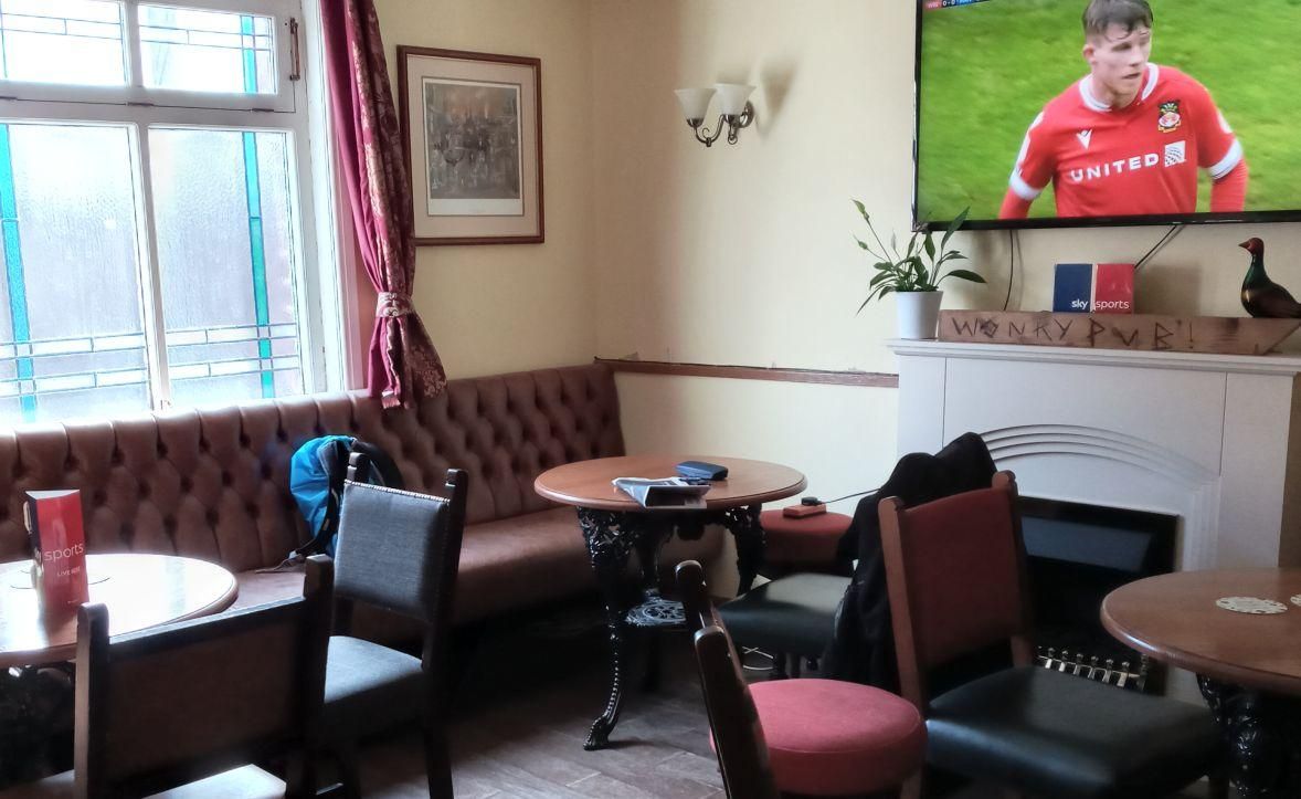 (Pub, Bar). Published on 14-04-2024
