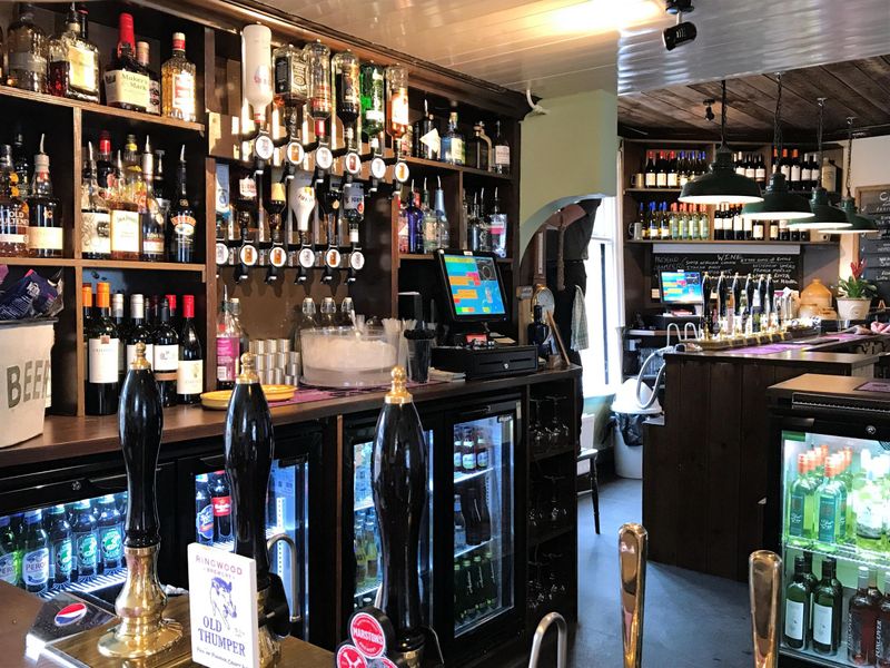 (Pub, Bar). Published on 01-11-2017 