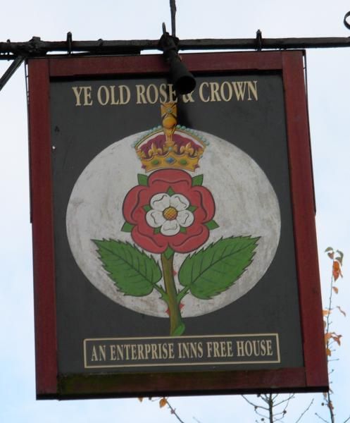 Sign in 2007 © RJ Flood. Creative Commons Licence CC BY-NC. (Pub, Sign). Published on 23-07-2013