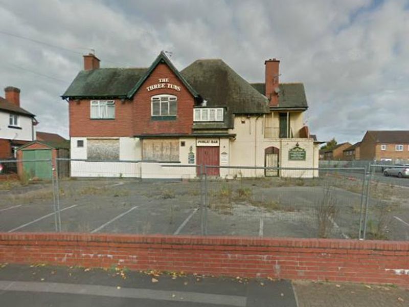 Closed & boarded up. (Pub, External, Key). Published on 14-09-2014