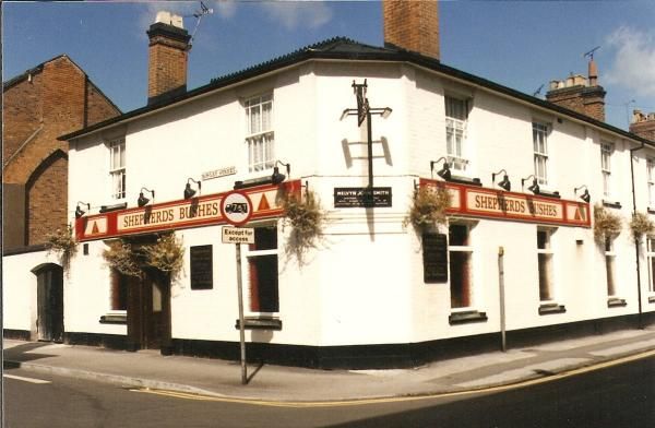 The Bushes as a Bass pub. (Pub, External). Published on 08-08-2014