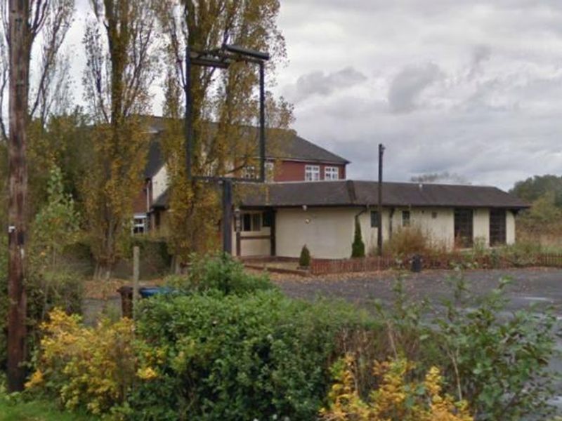 The boarded up pub in 2012. (Pub, External). Published on 13-08-2014
