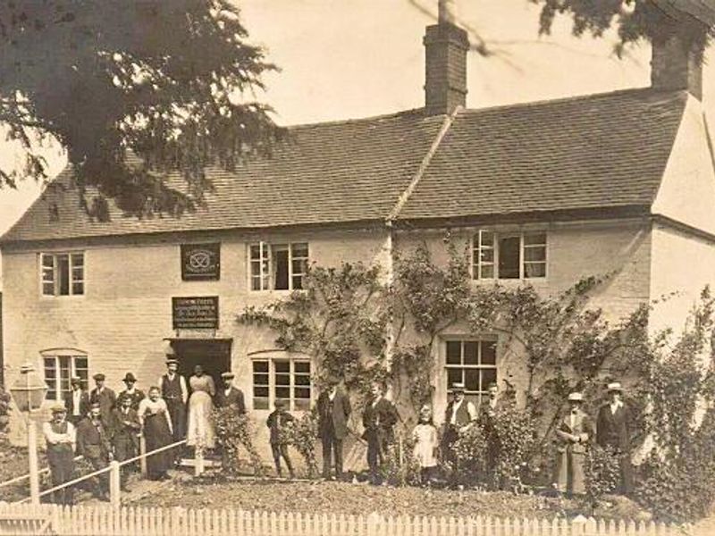 (Pub, Publican, Customers, Key). Published on 30-09-2020 