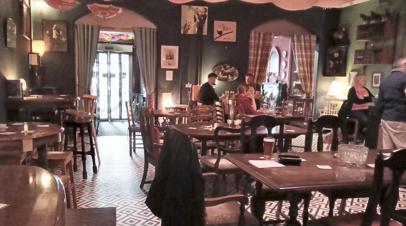 (Pub, Bar). Published on 02-11-2023
