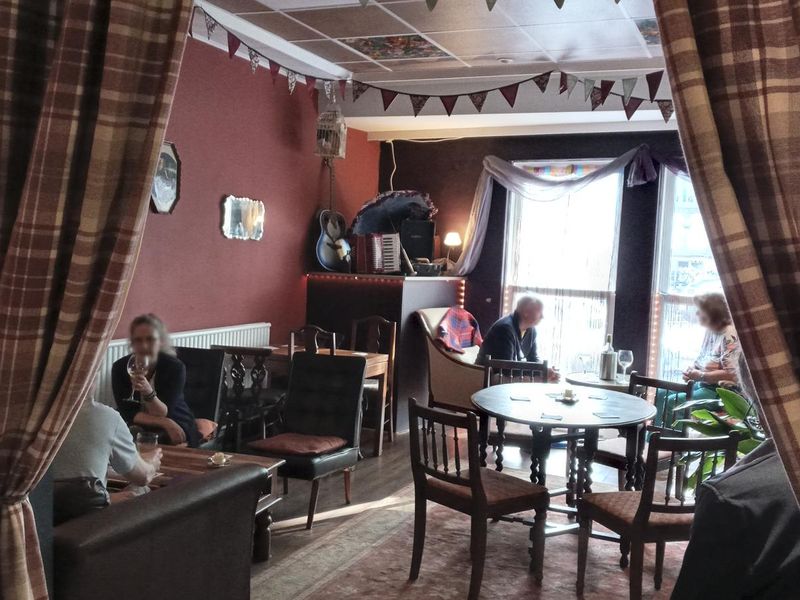 (Pub, Bar). Published on 02-11-2023 