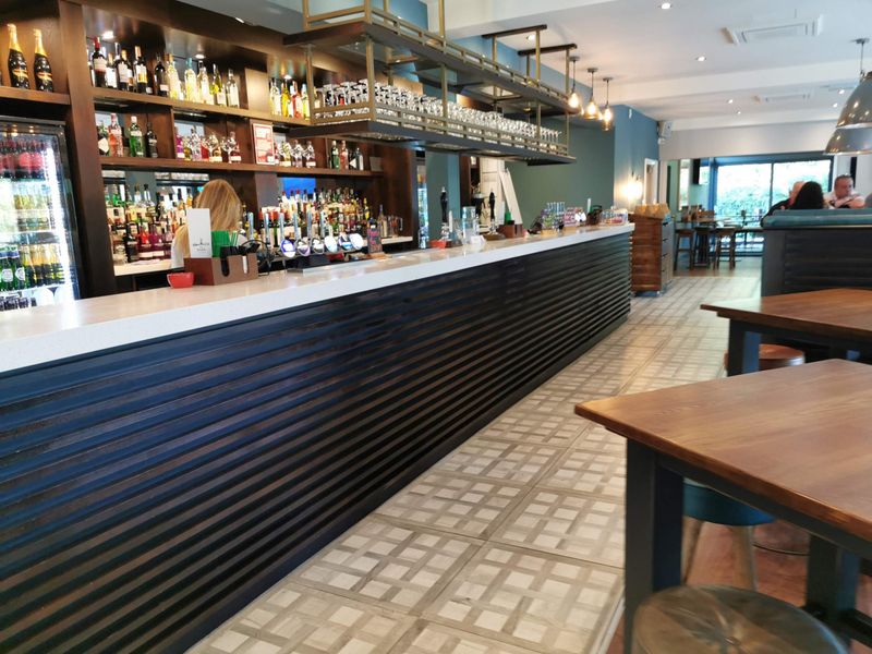 (Pub, Bar). Published on 11-09-2019 