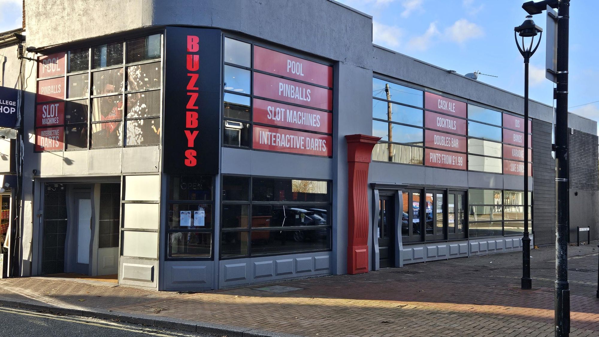 (Pub, External, Bar). Published on 23-10-2024