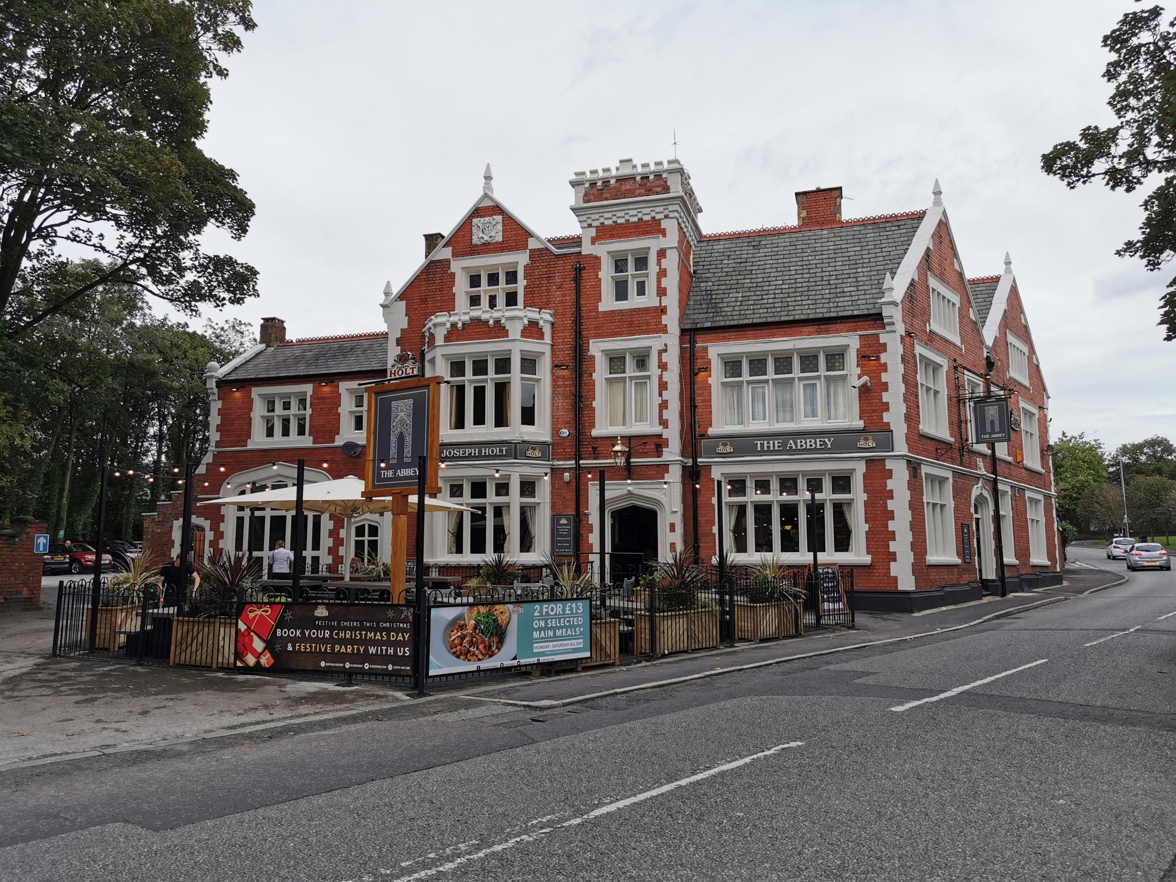 Abbey Hotel, St Helens - CAMRA Experience