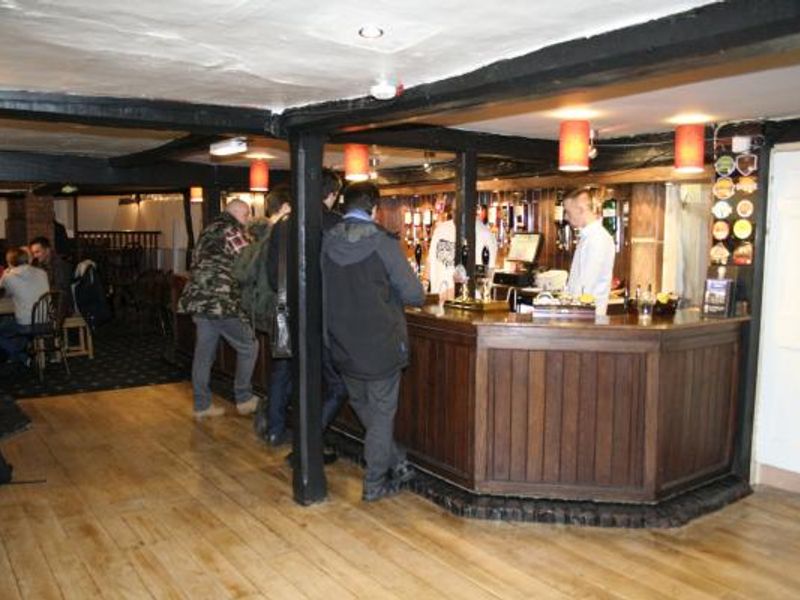 (Pub, Bar). Published on 23-12-2014 