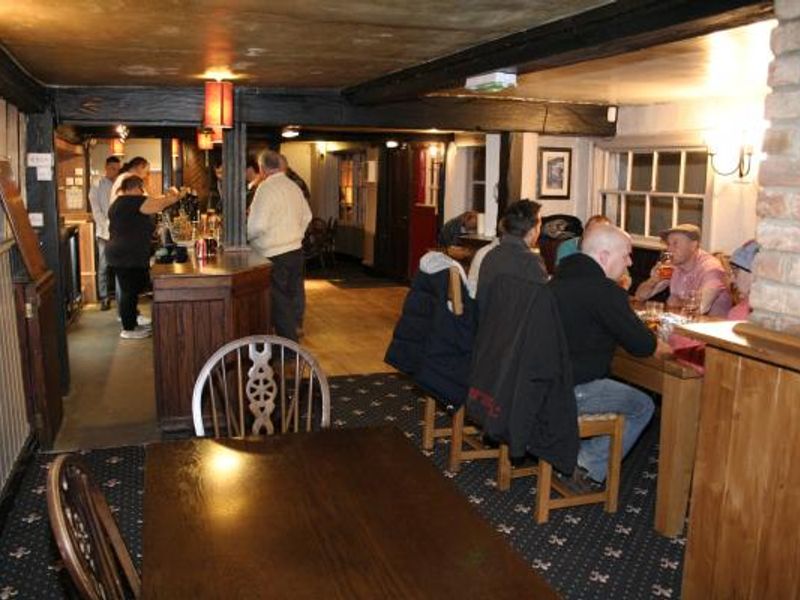 (Pub, Bar). Published on 23-12-2014 