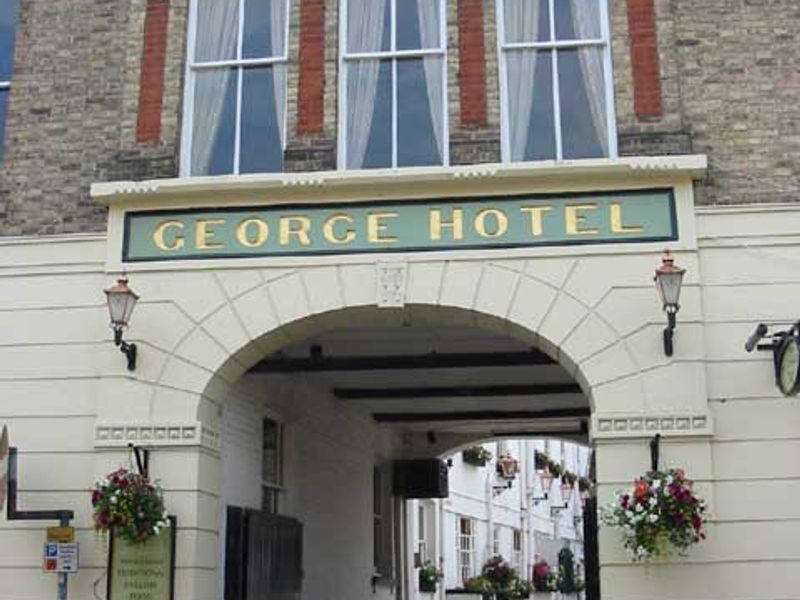 George Hotel - Huntingdon. (Pub). Published on 06-11-2011
