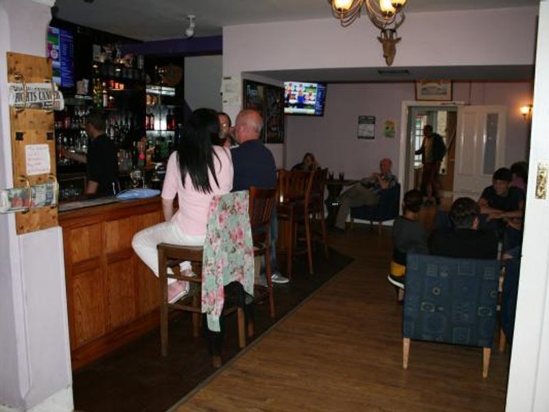 (Pub, Bar). Published on 13-06-2015