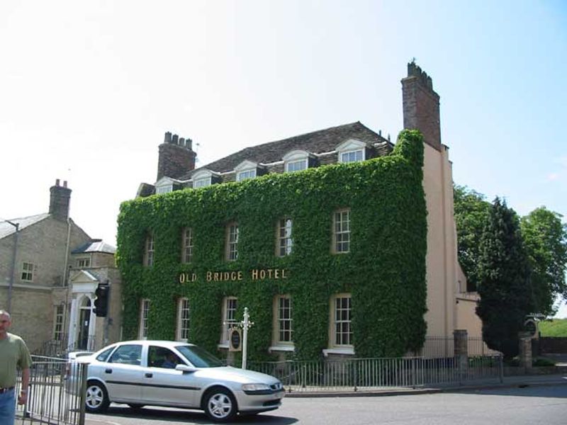 Old Bridge Hotel - Huntingdon. (Pub). Published on 06-11-2011 