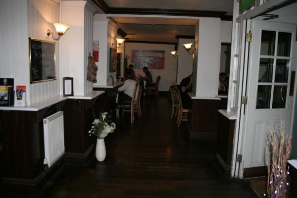 (Pub, Bar). Published on 13-06-2015