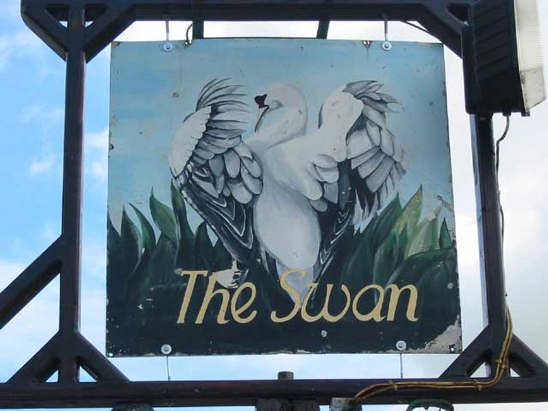 Swan - Offord Darcy. (Pub). Published on 06-11-2011
