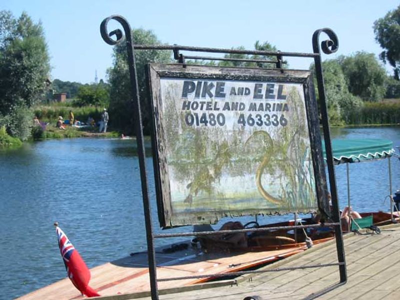 Pike and Eel - Needingworth. (Pub). Published on 06-11-2011