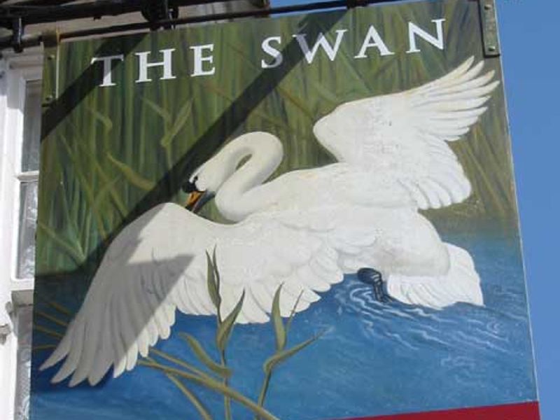 Swan - Offord Cluny. (Pub). Published on 06-11-2011 
