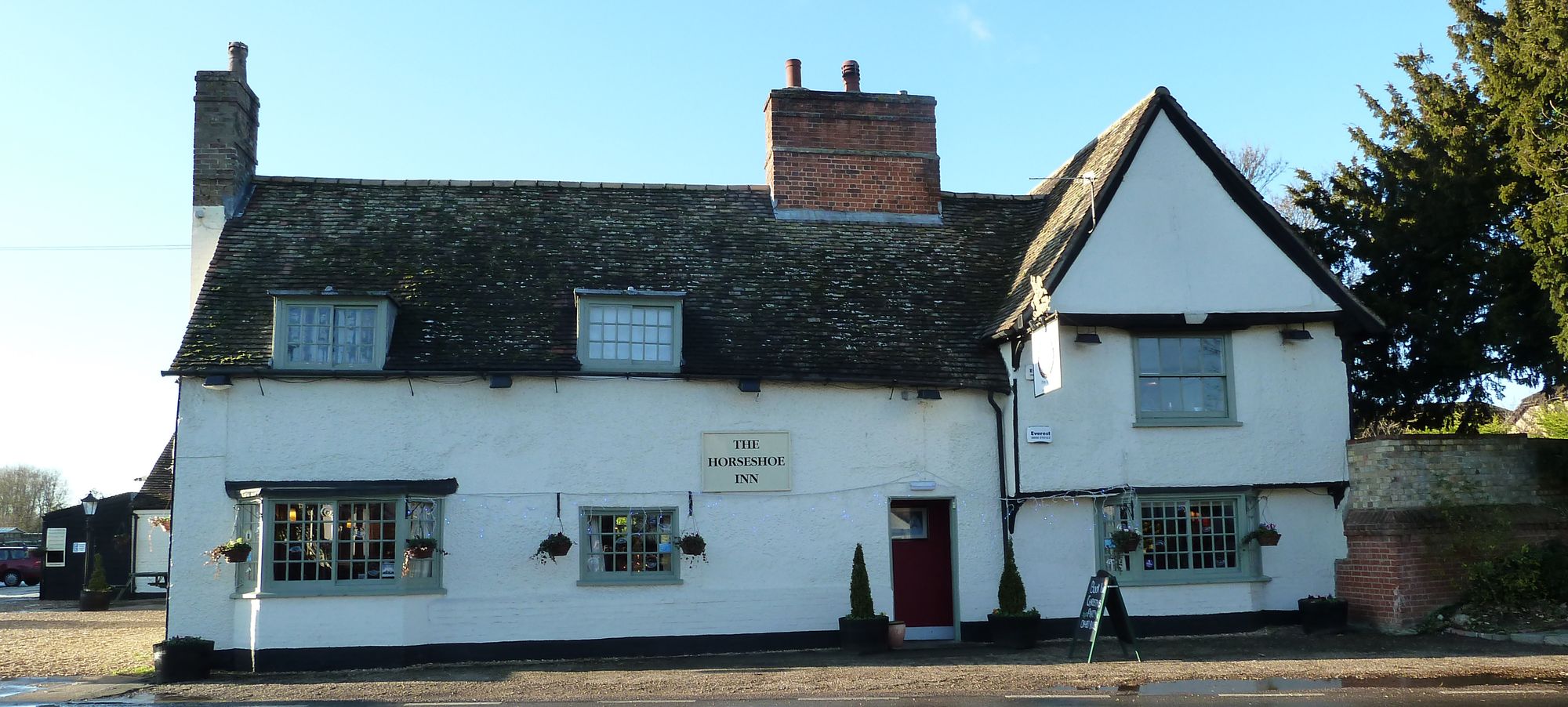 Offord Darcy - Horseshoes. (Pub, External). Published on 13-10-2013
