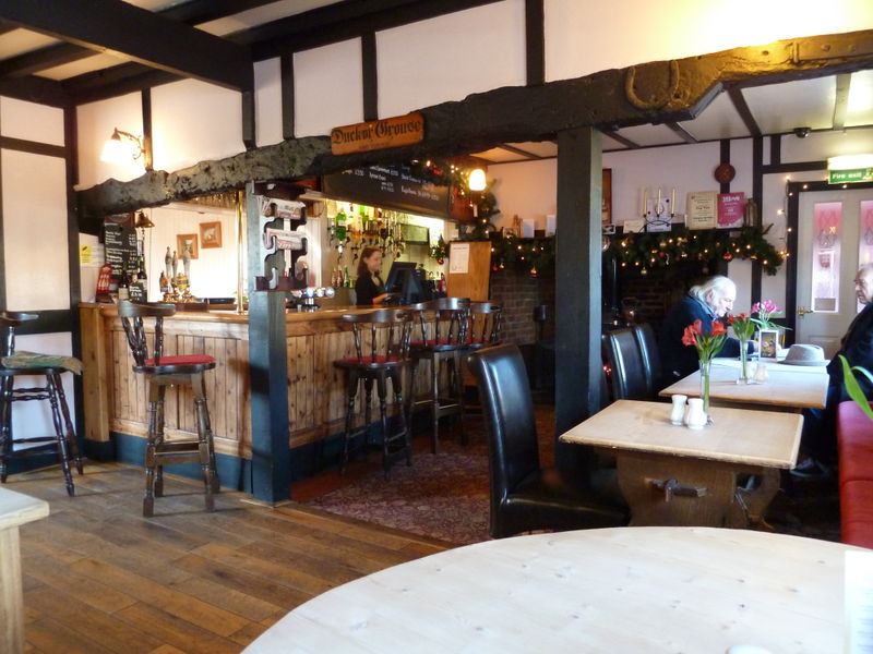 Offord Darcy - Horseshoes. (Pub, Bar). Published on 13-10-2013 