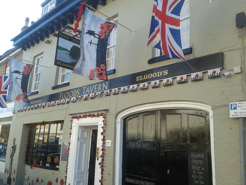 Decorated for 1st World War anniversary - Nov 2018. (Pub, External, Key). Published on 17-12-2018