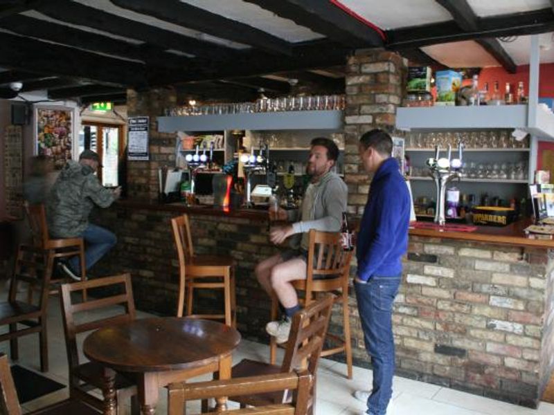 (Pub, Bar). Published on 13-06-2015 