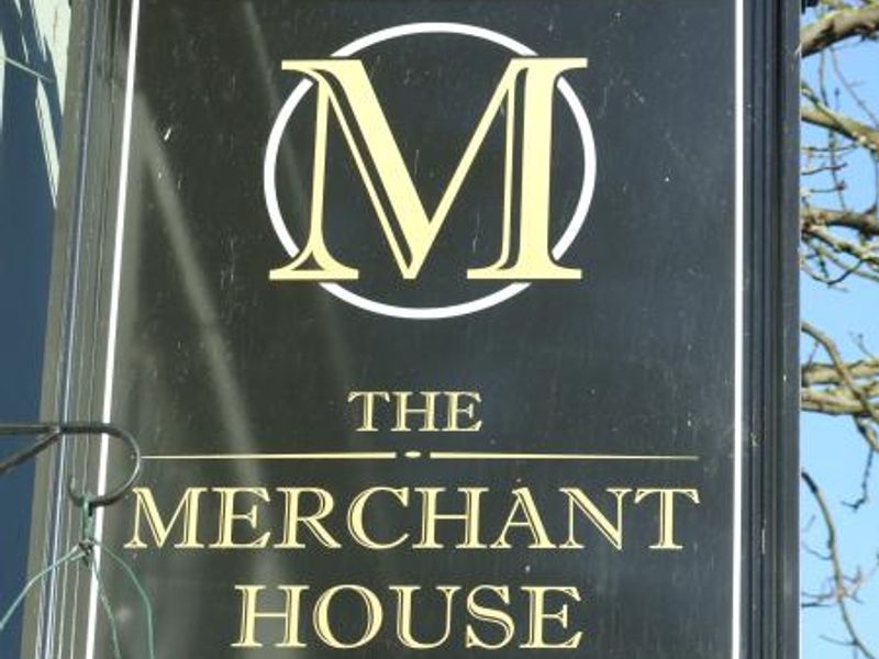 (Pub, Sign). Published on 29-03-2016