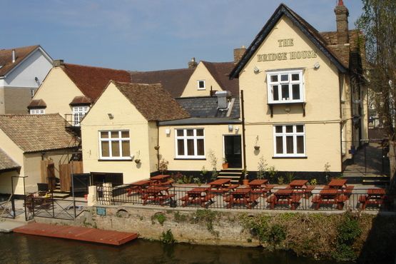 St Neots - Bridge House. (Pub, External). Published on 17-10-2013