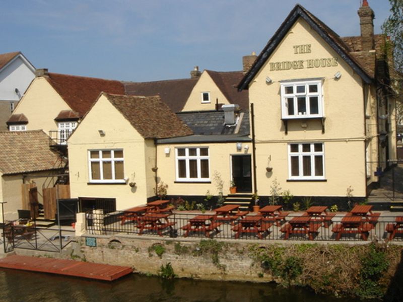 St Neots - Bridge House. (Pub, External). Published on 17-10-2013