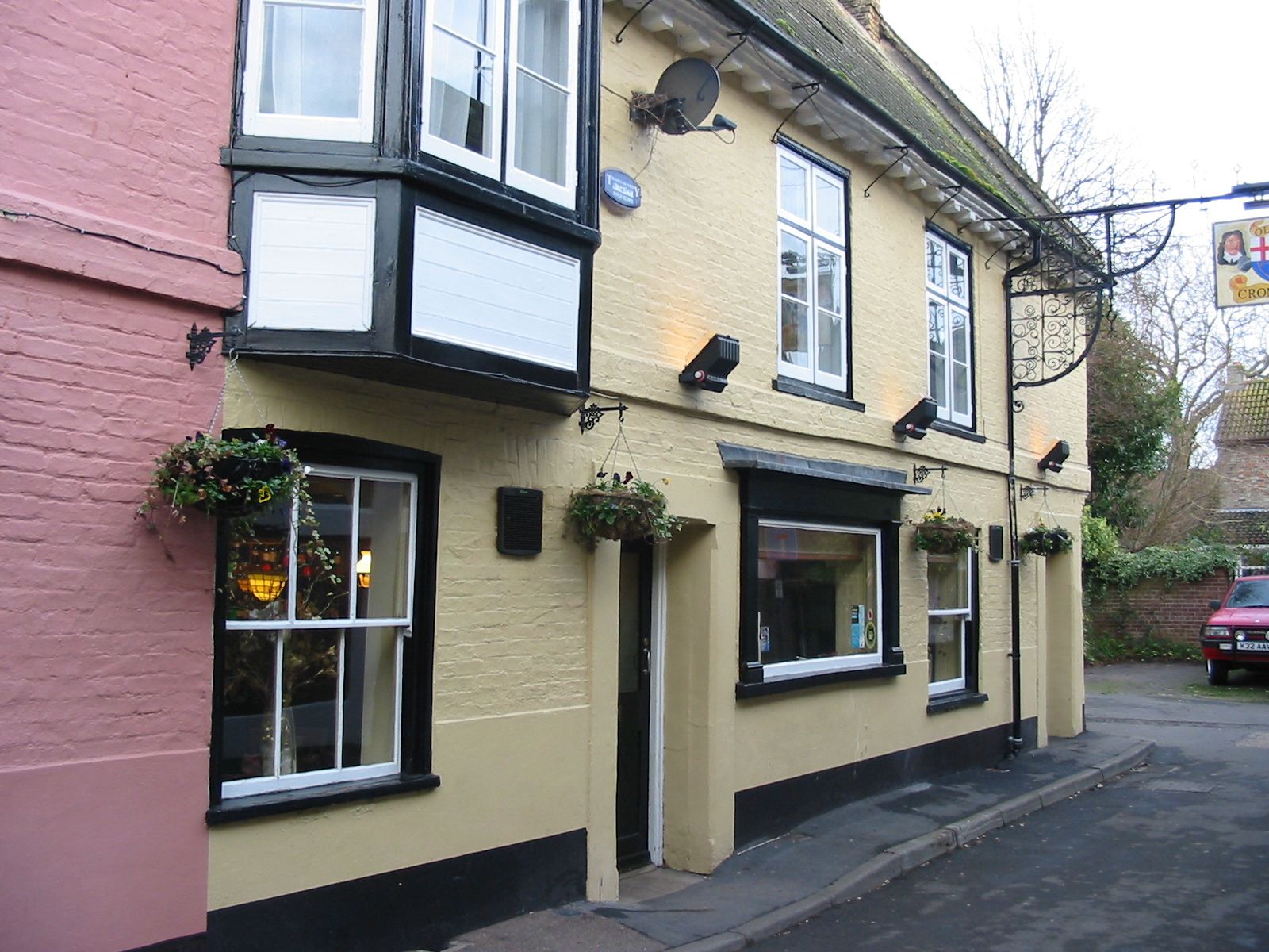 St Ives Oliver Cromwell External View Before Repainting. (Pub, External). Published on 29-09-2012