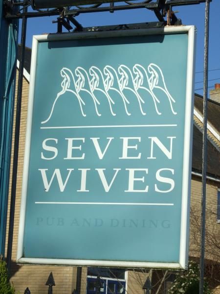 (Pub, Sign). Published on 29-03-2016